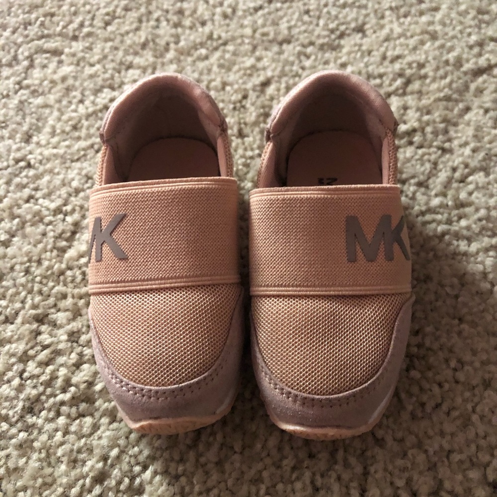 Baby girl shoes (4-5c)